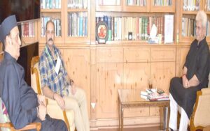 greaterkashmir_2021-08_1f8261c4-6d58-4a28-9bb1-3a5224a03658_Lt_Governor_with_Dr_Karan_Singh_and_Sh_Vikramaditya_Singh